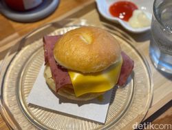 Kafe Hidden Gem Ini Punya Sandwich Donat dan Hojicha Enak