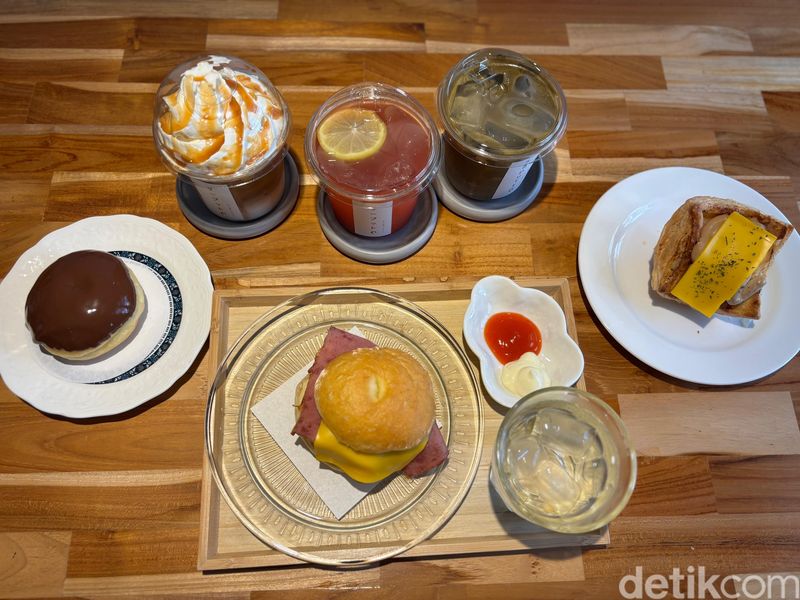 Kafe Hidden Gem Ini Punya Sandwich Donat dan Hojicha Enak