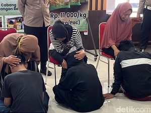 Polresta Solo Lepaskan 65 Orang yang Diamankan Usai Aksi Massa Polresta Solo Lepaskan 65 Orang yang Diamankan Usai Aksi Massa