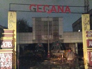 Identitas 5 Orang Diamankan Saat Kebakaran Gedung Eks Polres Jakpus Identitas 5 Orang Diamankan Saat Kebakaran Gedung Eks Polres Jakpus