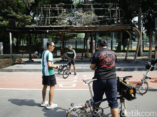 Suasana CFD Jakarta di Tengah Sisa Kerusuhan