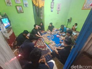 Dandi Driver Ojol Tewas Dikeroyok Massa Saat Dituduh Intel Polisi Dandi Driver Ojol Tewas Dikeroyok Massa Saat Dituduh Intel Polisi