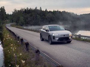 Volvo XC70 Baru Meluncur, SUV Hybrid Bisa Melaju 200 Km Tanpa Bensin! Volvo XC70 Baru Meluncur, SUV Hybrid Bisa Melaju 200 Km Tanpa Bensin!