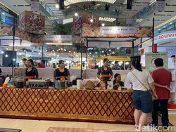 Paket Lengkap Warung Mak Beng 1941 Bali di Festival Tjap Legende Surabaya