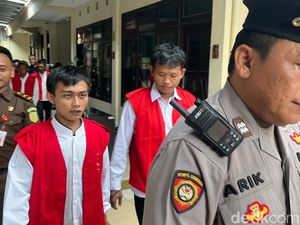 Pesilat Mojokerto Tewaskan Junior Saat Sabung Divonis 5 Tahun Bui Pesilat Mojokerto Tewaskan Junior Saat Sabung Divonis 5 Tahun Bui