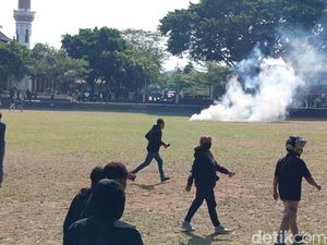 Polisi Lakukan Penyisiran Usai Aksi Massa Ricuh di Temanggung