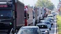 Aksi Sopir Truk Bosnia Lumpuhkan Jalan Utama Sarajevo
