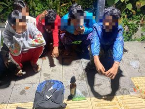12 Anak Diamankan Saat Demo Mahasiswa di DPRD Kalbar, 5 Bawa Bom Molotov