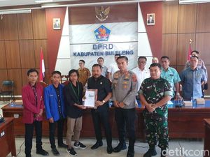 Mahasiswa Buleleng Batalkan Aksi Damai, BEM Undiksha Pilih Audiensi di DPRD Mahasiswa Buleleng Batalkan Aksi Damai, BEM Undiksha Pilih Audiensi di DPRD