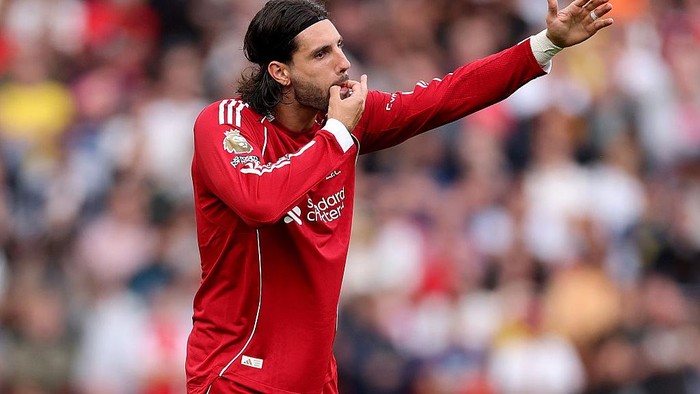LIVERPOOL, ENGLAND - AUGUST 31:  Dominik Szoboszlai of Liverpool during the Premier League match between Liverpool and Arsenal at Anfield on August 31, 2025 in Liverpool, England. (Photo by Carl Recine/Getty Images)