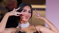 Foto: Georgina Rodriguez Perdana Pamer Cincin Tunangan Rp 49 M di Karpet Merah
