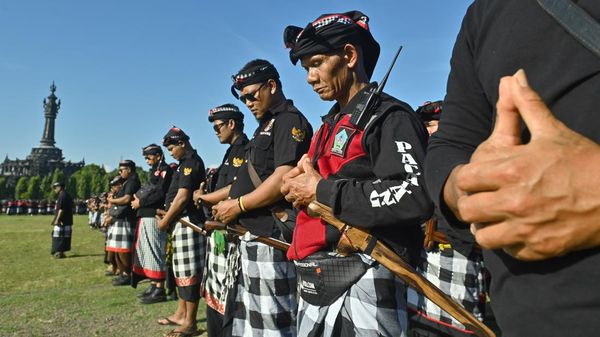 Ribuan Pecalang Bali Gelar Apel Akbar, Siap Jaga Keamanan Pulau Dewata