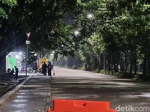 Video Kondisi Flyover Summarecon-Polresta Bekasi Malam Ini Usai Ricuh Video Kondisi Flyover Summarecon-Polresta Bekasi Malam Ini Usai Ricuh