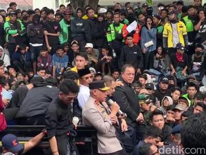 Kapolda Kalsel Respons Tuntutan Pendemo Soal Kasus Affan-Potongan Ojol Kapolda Kalsel Respons Tuntutan Pendemo Soal Kasus Affan-Potongan Ojol