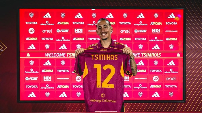 ROME, ITALY - AUGUST 31: AS Roma new signing Kostas Tsimikas poses with his new jersey at Centro Sportivo Fulvio Bernardini on August 31, 2025 in Rome, Italy. (Photo by Fabio Rossi/AS Roma via Getty Images)
