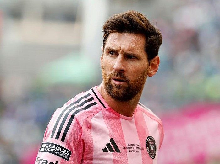 SEATTLE, WASHINGTON - AUGUST 31: Lionel Messi #10 of Inter Miami CF looks on during the Leagues Cup Final match between Seattle Sounders and Inter Miami CF at Lumen Field on August 31, 2025 in Seattle, Washington. (Photo by Alika Jenner/Getty Images)