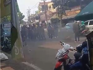 Massa Demo di Depan UIN Tangsel Tuntut Usut Tuntas Tewasnya Affan
