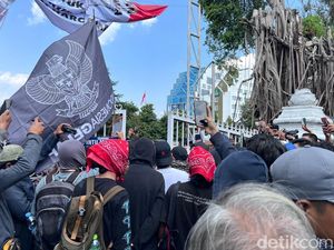 Fakta-fakta Penangkapan Admin Gejayan Memanggil Syahdan Husein di Bali Fakta-fakta Penangkapan Admin Gejayan Memanggil Syahdan Husein di Bali