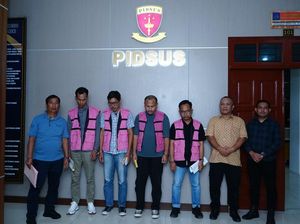 Kejati Sumut Kembali Tahan 4 Tersangka Korupsi Jalan Batu Bara, Total 12 Orang Kejati Sumut Kembali Tahan 4 Tersangka Korupsi Jalan Batu Bara, Total 12 Orang