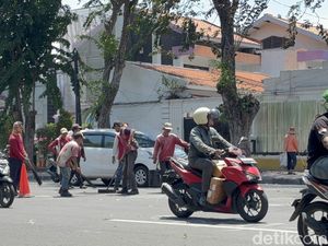 Toko-Kantor di Surabaya Buka Lagi Usai Ricuh Demo, Warga Masih Was-was