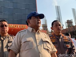 Prabowo Dapat Laporan Ada Massa Naik Truk-truk Bawa Petasan Besar