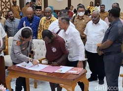 5 Tahanan Kasus Perusakan Rumah Gubernur Papua Barat Daya Minta Maaf 5 Tahanan Kasus Perusakan Rumah Gubernur Papua Barat Daya Minta Maaf