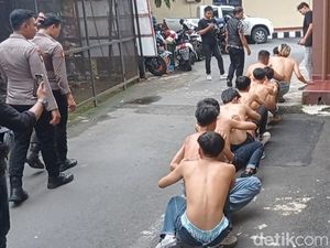 Polisi Ciduk Kelompok Penyusup Saat Aksi Damai di Tasikmalaya