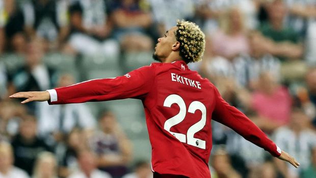 FILE PHOTO: Soccer Football - Premier League - Newcastle United v Liverpool - St James' Park, Newcastle, Britain - August 25, 2025 Liverpool's Hugo Ekitike celebrates scoring their second goal REUTERS/Scott Heppell EDITORIAL USE ONLY. NO USE WITH UNAUTHORIZED AUDIO, VIDEO, DATA, FIXTURE LISTS, CLUB/LEAGUE LOGOS OR 'LIVE' SERVICES. ONLINE IN-MATCH USE LIMITED TO 120 IMAGES, NO VIDEO EMULATION. NO USE IN BETTING, GAMES OR SINGLE CLUB/LEAGUE/PLAYER PUBLICATIONS. PLEASE CONTACT YOUR ACCOUNT REPRESENTATIVE FOR FURTHER DETAILS./File Photo