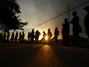 Ngikutin Indonesia, Lowongan Kerja di AS Juga Makin Langka! Ngikutin Indonesia, Lowongan Kerja di AS Juga Makin Langka!