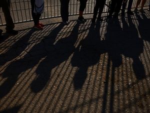 Ngeri... Dua Sektor Industri Ini Dibayangi PHK Sampai 9.000 Orang