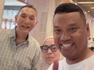 Uya Kuya Pastikan Gak Kabur, Masih di Jakarta dan Salat Ashar di Istiqlal Uya Kuya Pastikan Gak Kabur, Masih di Jakarta dan Salat Ashar di Istiqlal