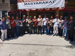 Warga Gresik Kompak Jaga Kota dari Aksi Anarkis