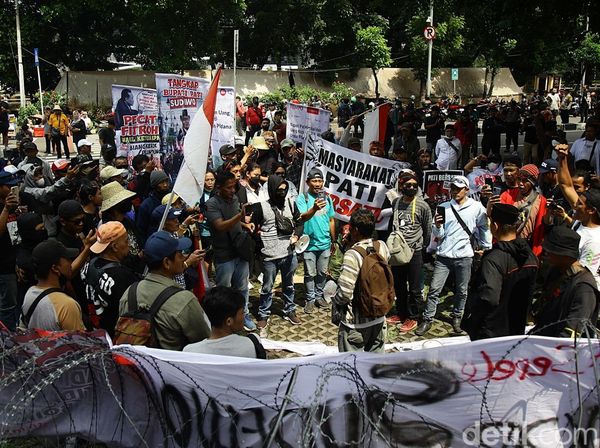 Warga Pati Demo di KPK Tuntut Sudewo Dicopot