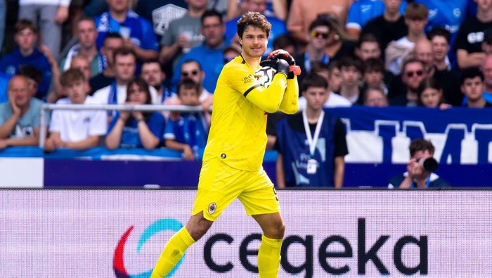 GENK, BELGIUM - AUGUST 3: Senne Lammens of Royal Antwerp FC during the Jupiler Pro League match between KRC Genk and Royal Antwerp FC at Cegeka Arena on August 3, 2025 in Genk, Belgium. (Photo by Joris Verwijst/BSR Agency/Getty Images)