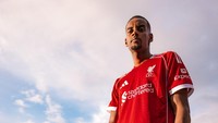 Pertama adalah Liverpool, yang mengeluarkan uang mencapai 415 juta paun atau setara Rp 9,2 triliun untuk merekrut pemain, termasuk memecahkan rekor untuk beli Alexander Isak seharga Rp 2,7 triliun. (Foto: Liverpool FC)