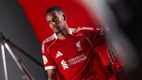 Newcastle pada prosesnya merelakan Isak, setelah si pemain mogok latihan dan bermain. Transfer ini juga memungkinkan setelah The Magpies mendapatkan Nick Woltemade. (Foto: Liverpool FC)