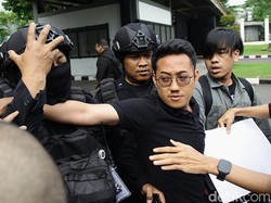 Video: Tim Lokataru Cerita Detik-detik Delpedro Marhaen Ditangkap Polisi