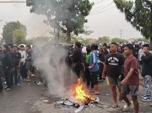 4 Pemuda Diamankan Usai Demo Ricuh di DPRD Kota Madiun 4 Pemuda Diamankan Usai Demo Ricuh di DPRD Kota Madiun
