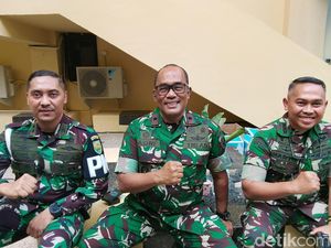 Danrem 044/Gapo Puji Mahasiswa Gelar Unjuk Rasa di DPRD Sumsel dengan Damai Danrem 044/Gapo Puji Mahasiswa Gelar Unjuk Rasa di DPRD Sumsel dengan Damai