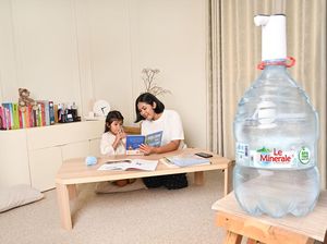 10 dari 10 Dokter Anak Setuju: Kemasan Bebas BPA Adalah Kunci AMDK yang Aman 10 dari 10 Dokter Anak Setuju: Kemasan Bebas BPA Adalah Kunci AMDK yang Aman