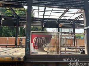 Kondisi Terkini Halte TJ Polda yang Rusak Parah Usai Aksi Massa Kondisi Terkini Halte TJ Polda yang Rusak Parah Usai Aksi Massa