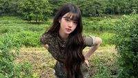 Cantiknya Jang Wonyoung IVE Pakai Seragam Militer Saat Wamil Bareng Kai EXO