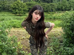 Cantiknya Jang Wonyoung IVE Pakai Seragam Militer Saat Wamil Bareng Kai EXO