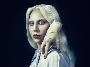 Video: Penampakan Lady Gaga Jadi Rosaline Rotwood di Wednesday Season 2 Video: Penampakan Lady Gaga Jadi Rosaline Rotwood di Wednesday Season 2
