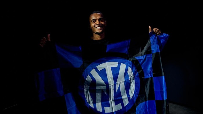 Pemain baru Inter Milan Manuel Akanji,dipinjam dari Manchester City di akhir bursa transfer musim panas 2025.
