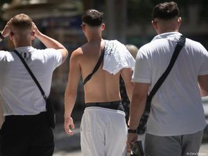 Mengurai Narasi Red-Pill, di Balik Topeng Maskulinitas Beracun