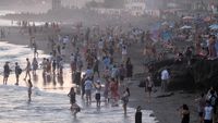 Pariwisata Bali Kondusif, Wisatawan Padati Pantai Canggu