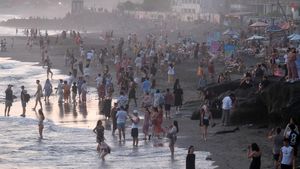 Pariwisata Bali Kondusif, Wisatawan Padati Pantai Canggu