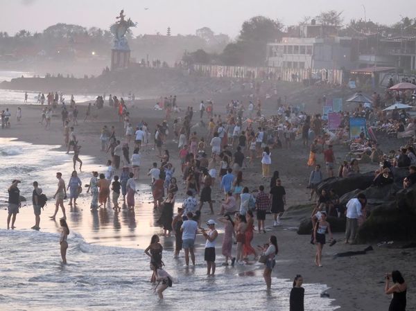 Pariwisata Bali Kondusif, Wisatawan Padati Pantai Canggu