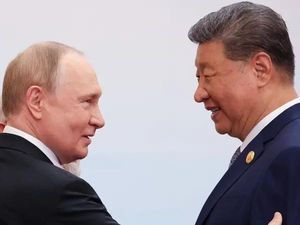 Bertemu Xi Jinping, Putin Puja-puji Hubungan Rusia dan China